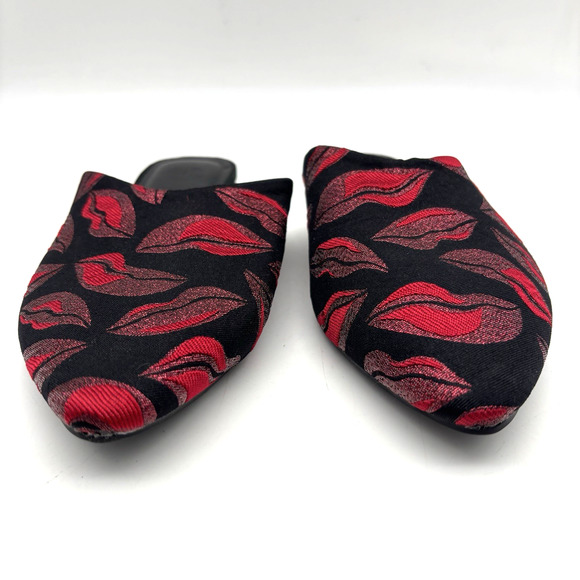 NEW Urban Outfitters Metallic Kiss Lip Print Embroidered Open Back Flats Size 6M - Picture 7 of 16